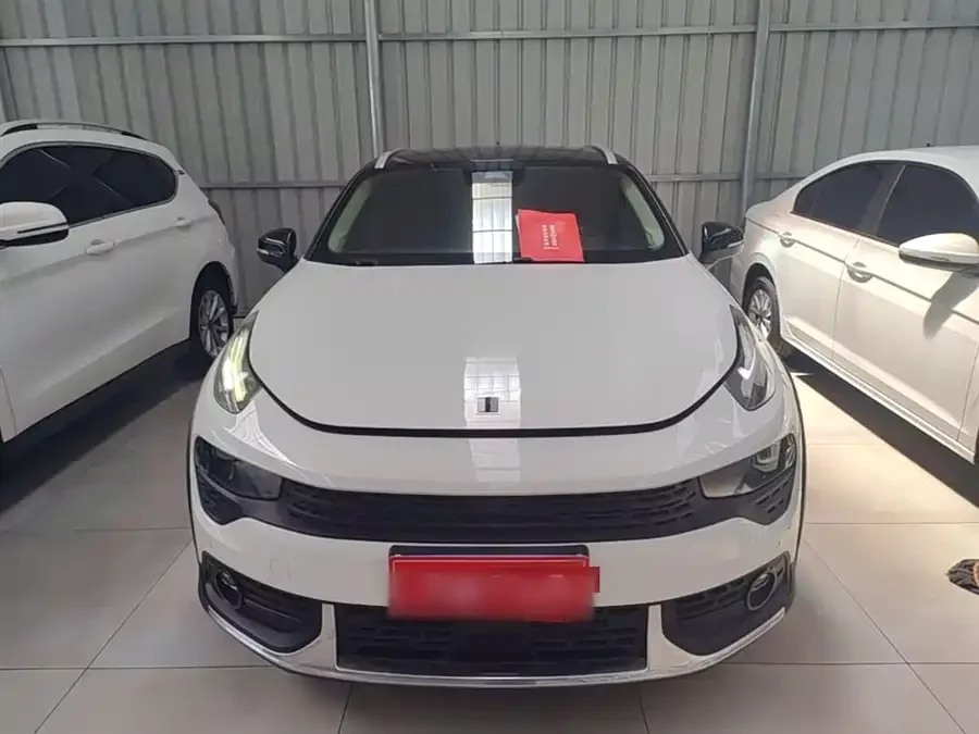 Lynk & Co 02