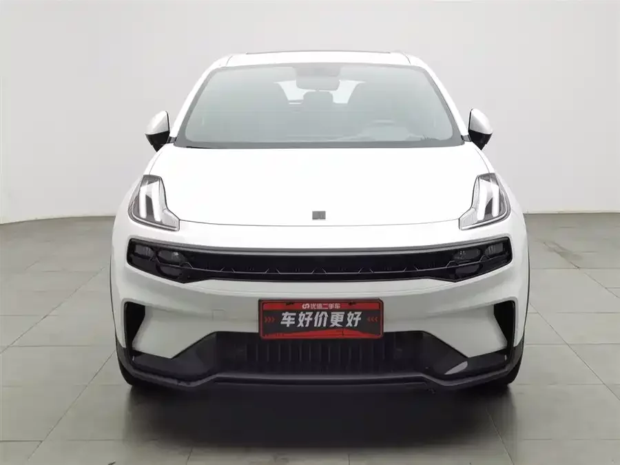 Lynk & Co 06