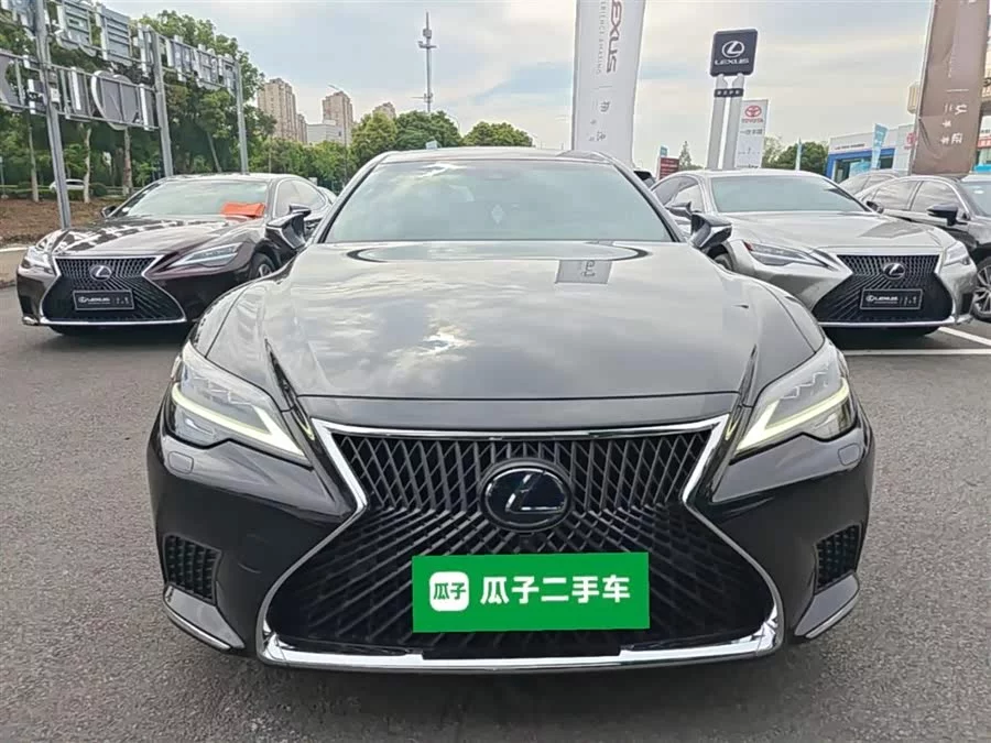 Lexus LS