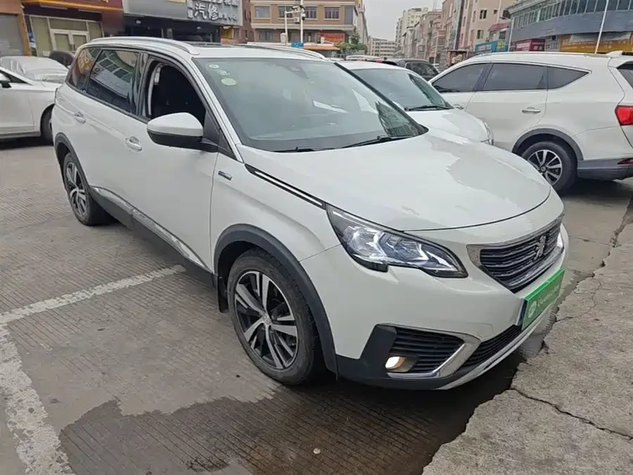 Peugeot 5008