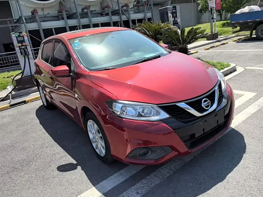Nissan Tiida