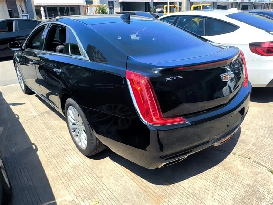 Cadillac XTS