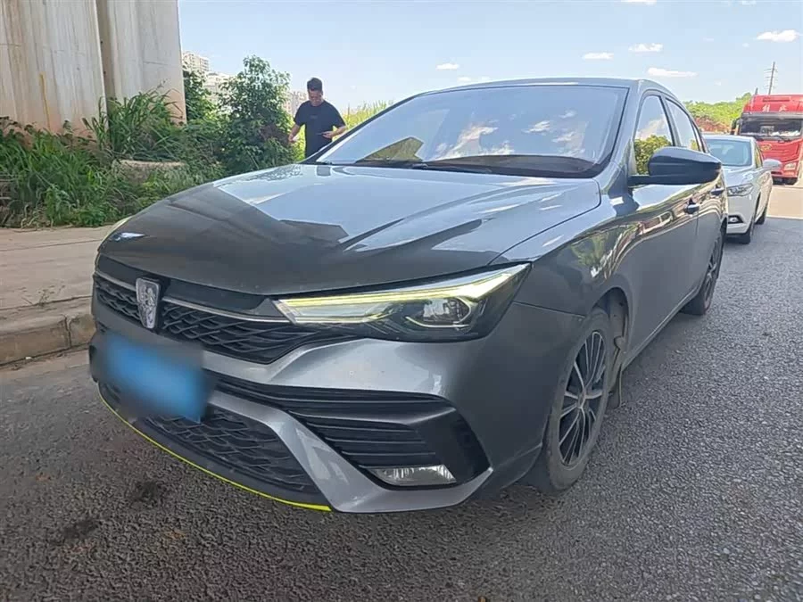 Roewe i5