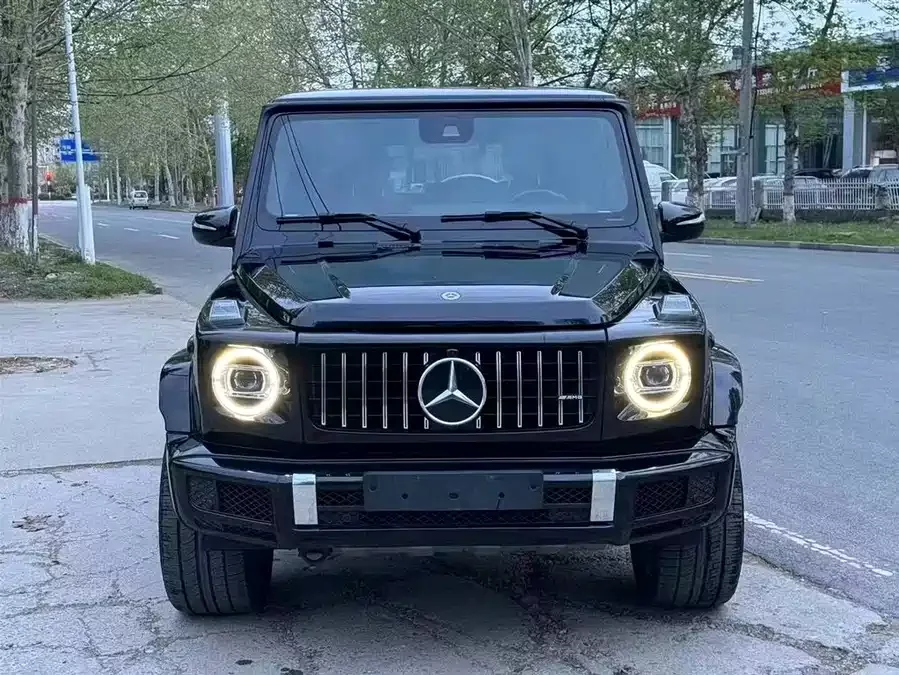 Mercedes Benz G-rated