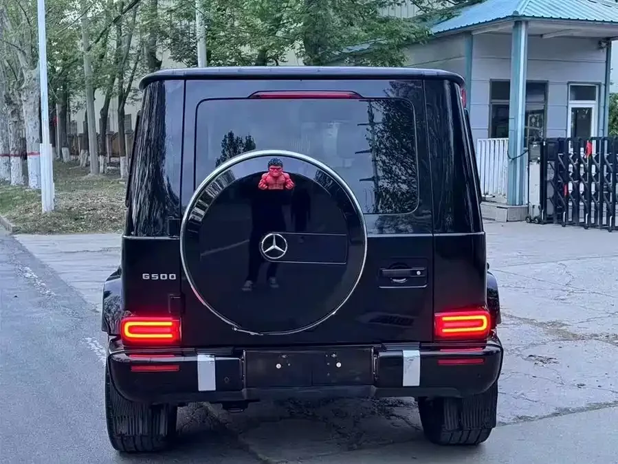 Mercedes Benz G-rated
