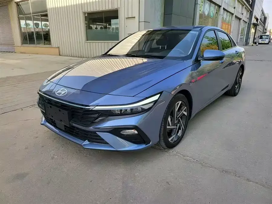 Hyundai Elantra