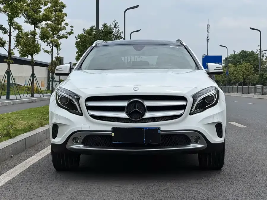 Mercedes Benz GLA