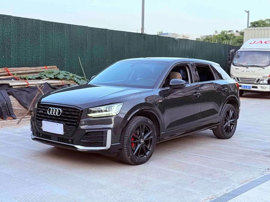 Audi Q2L