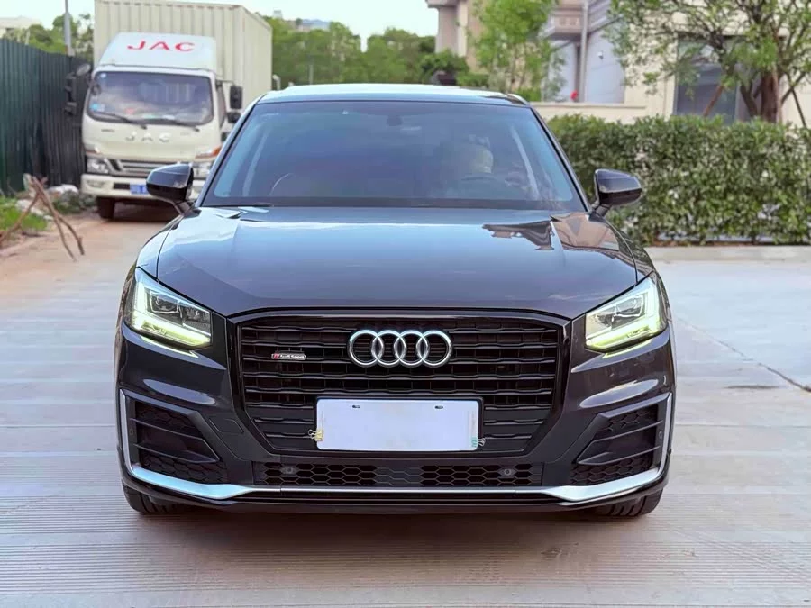 Audi Q2L