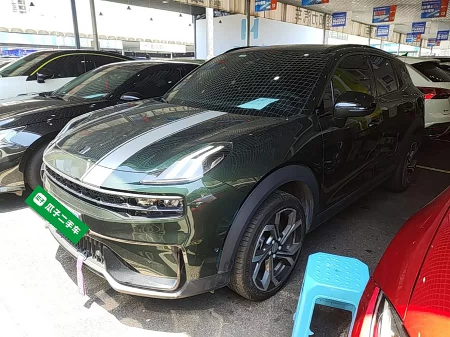 Lynk & Co 06