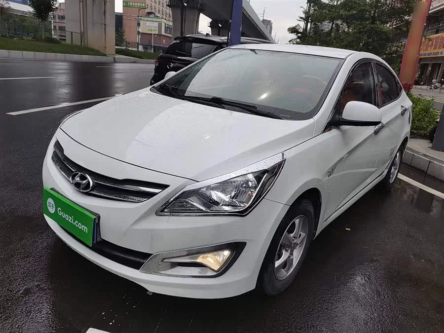 Hyundai Rena