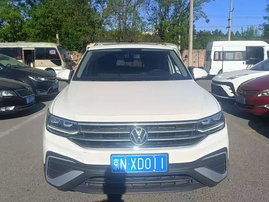 Volkswagen Tiguan L