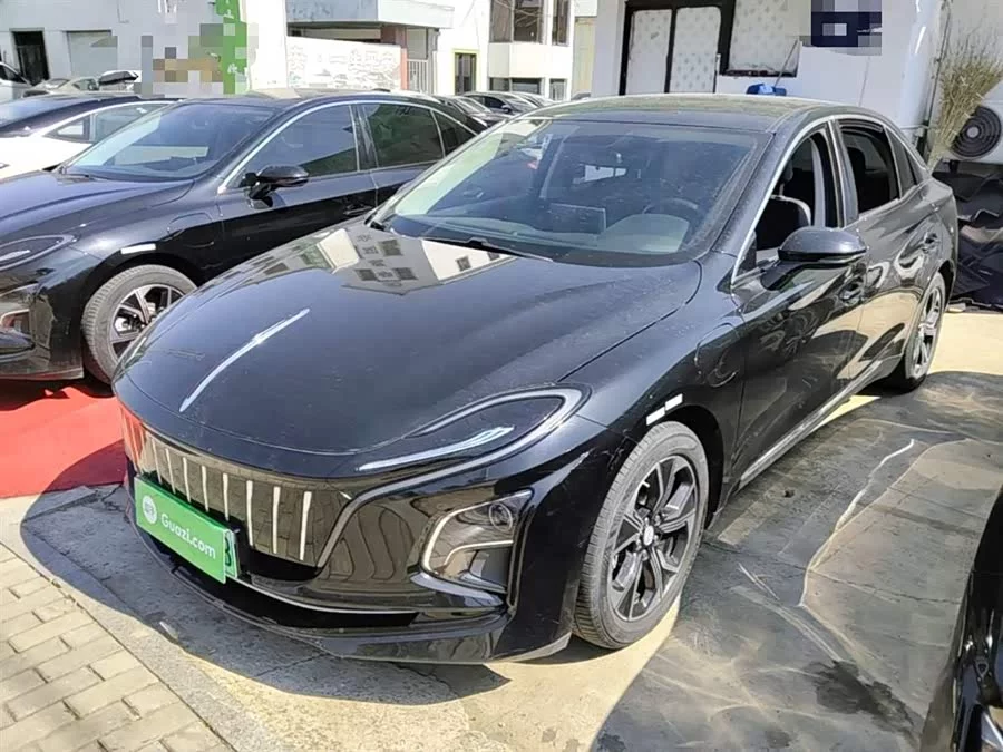 Hongqi E-QM5