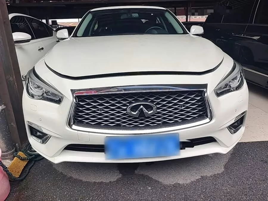 Infiniti Q50L