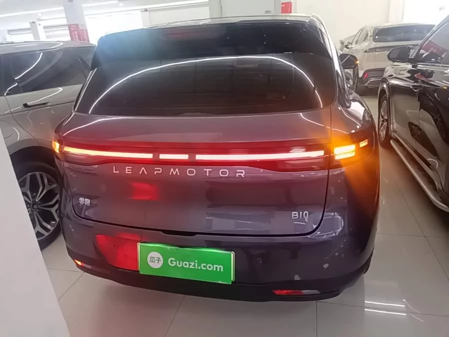 Leapmotor B10