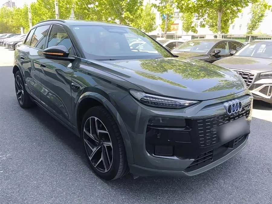 Audi Q6L e-tron