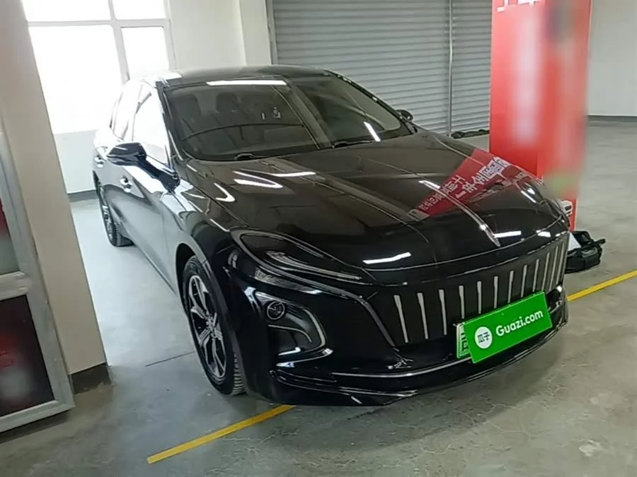 Hongqi E-QM5