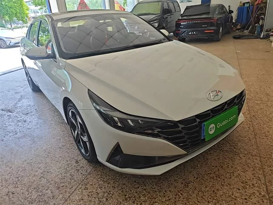 Hyundai Elantra