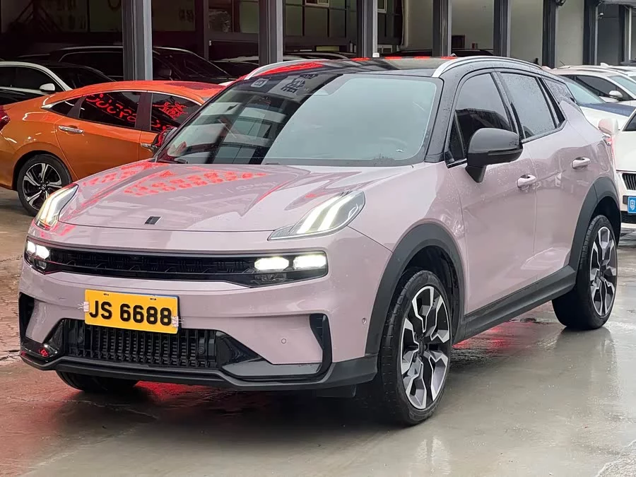 Lynk & Co 06