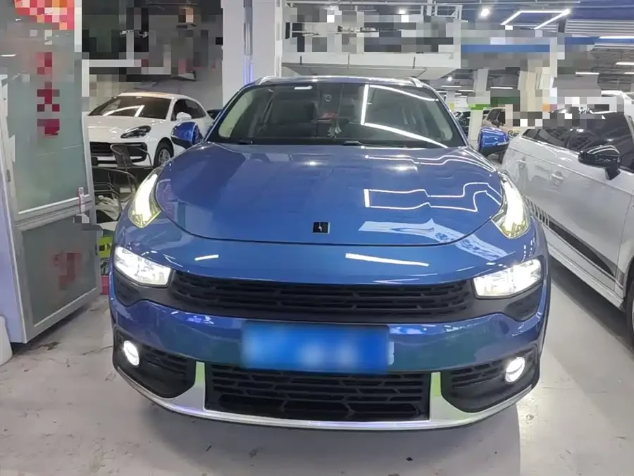 Lynk & Co 02