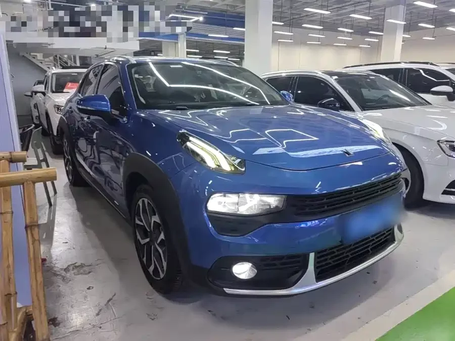 Lynk & Co 02