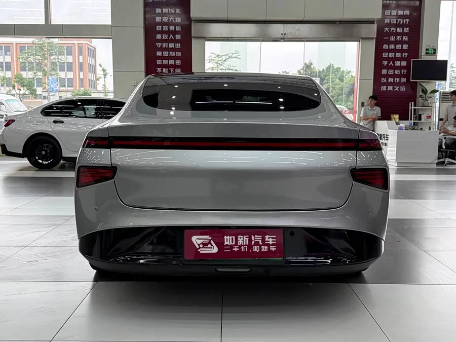 Xpeng P7