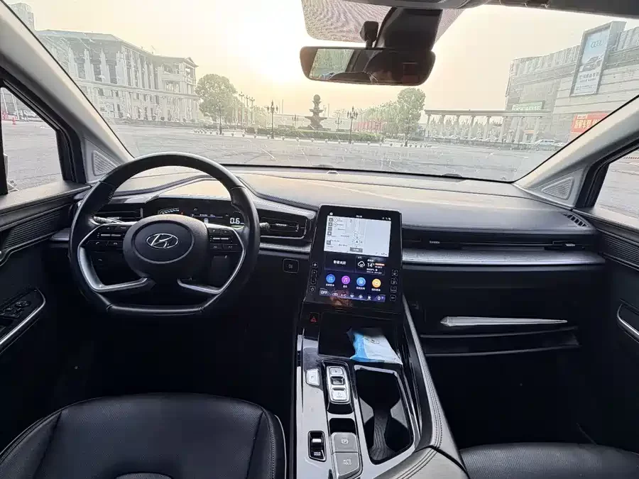 Hyundai Custo