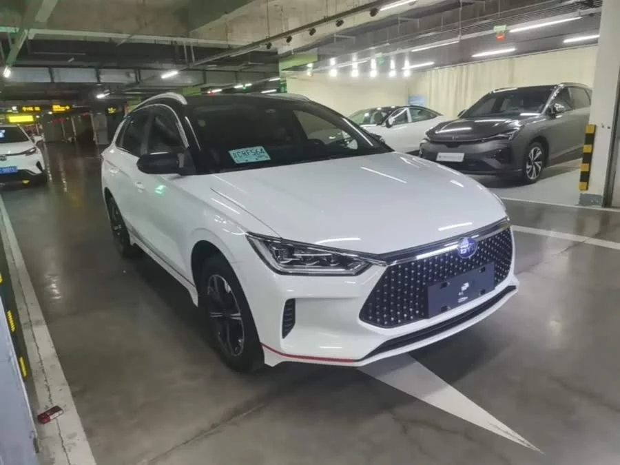 BYD e2