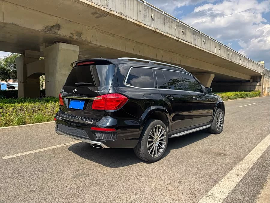 Mercedes Benz GL-Class