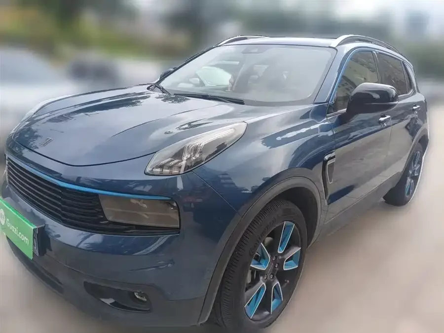 Lynk & Co 01