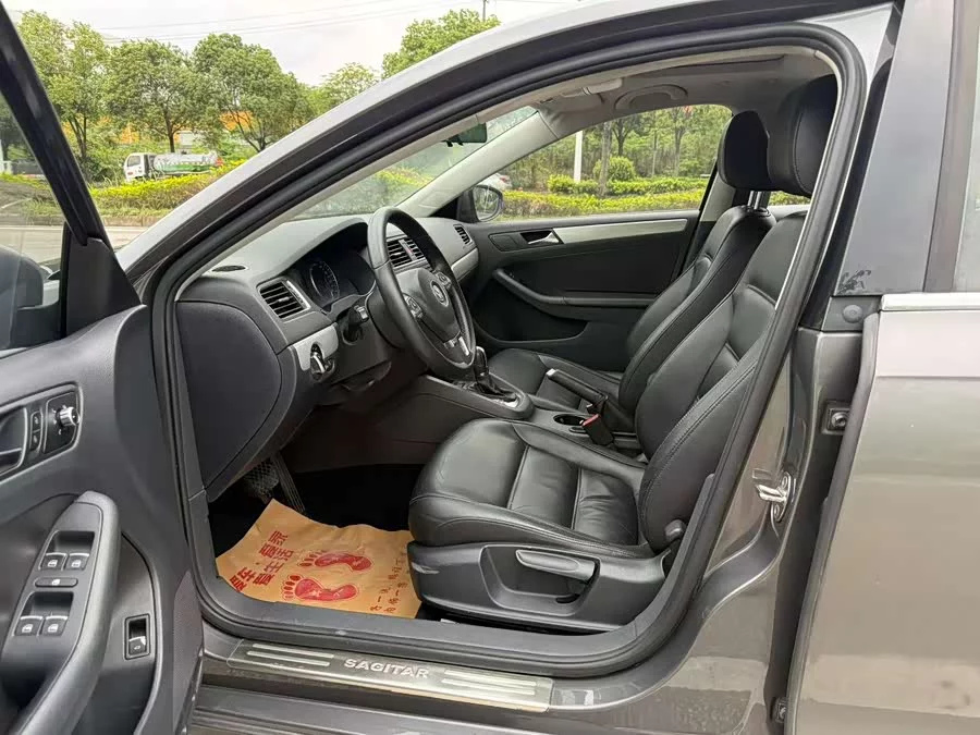 Volkswagen Sagitar