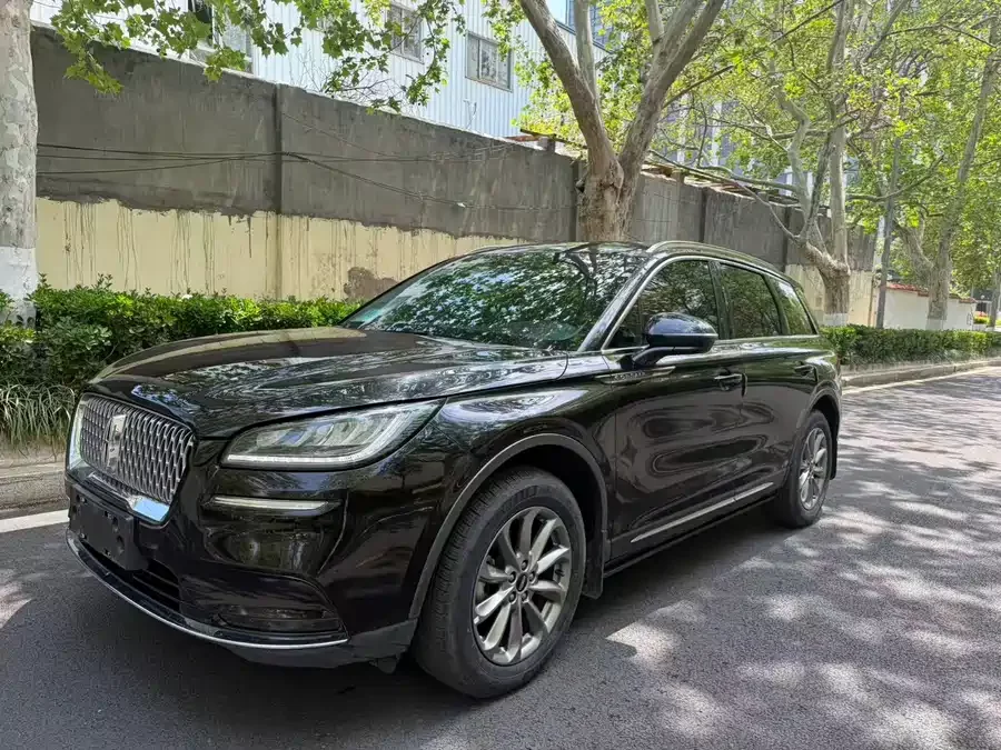 Lincoln Adventurer