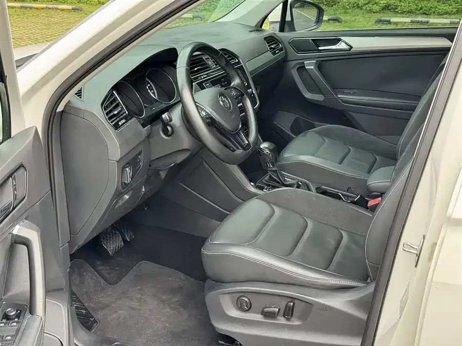 Volkswagen Tiguan L