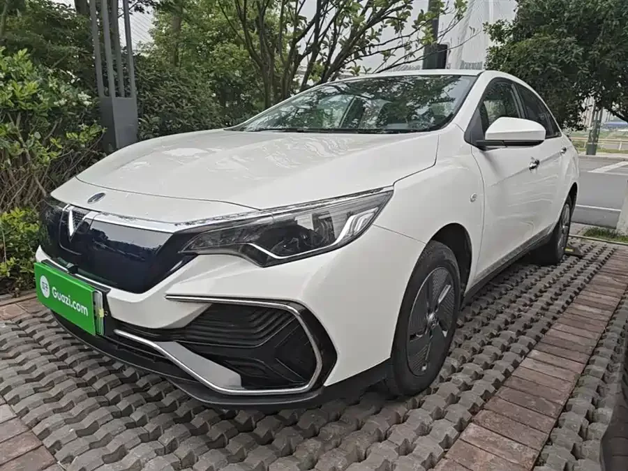 Venucia D60EV