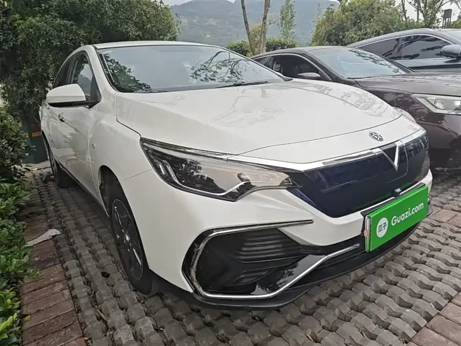 Venucia D60EV