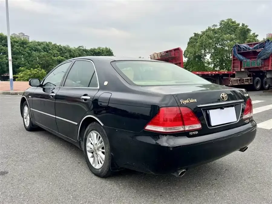 Toyota crown