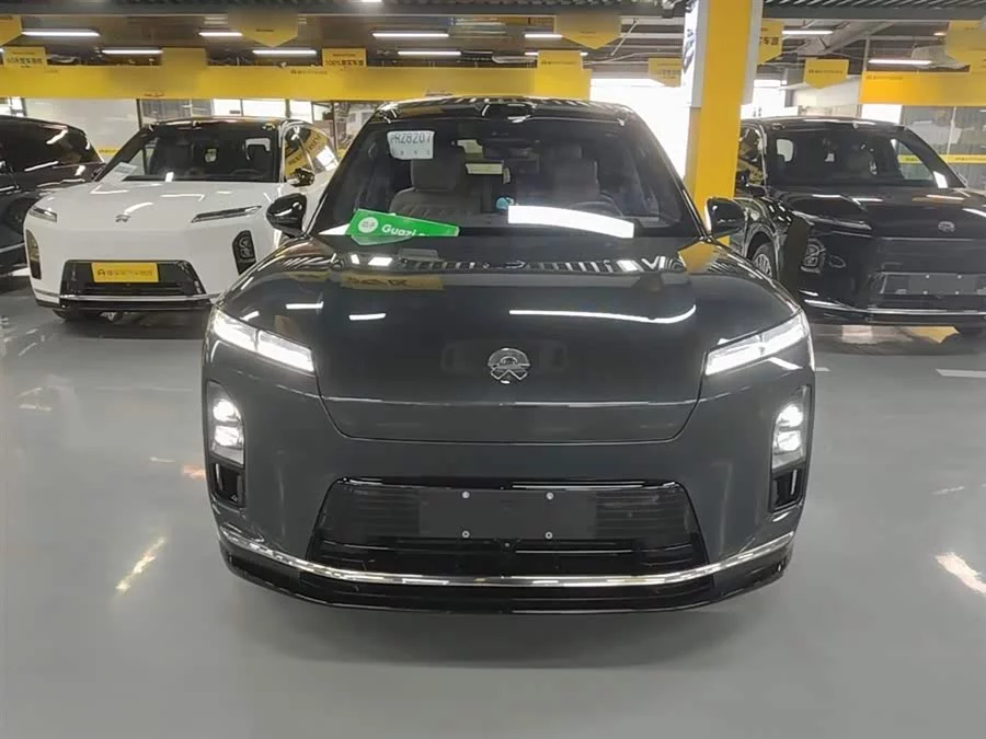 NIO ES8