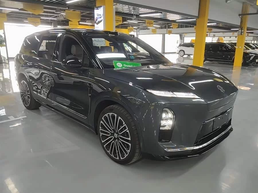 NIO ES8