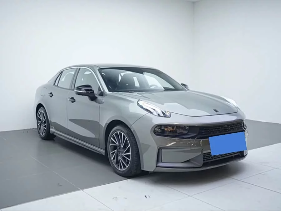 Lynk & Co 03