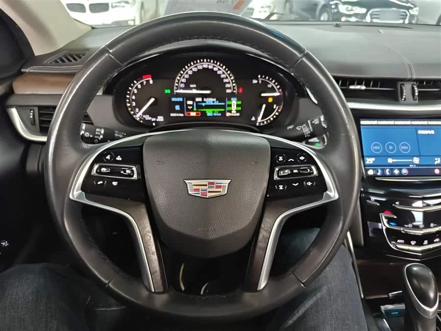 Cadillac XTS