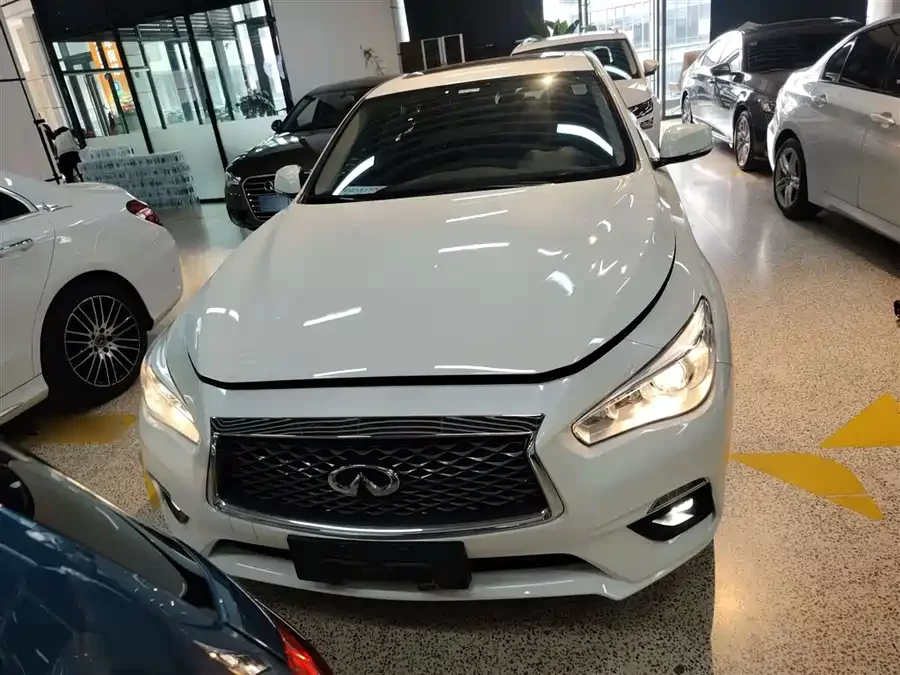 Infiniti Q50L