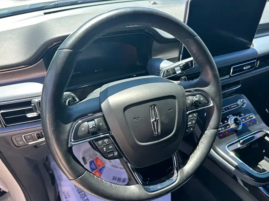 Lincoln Navigator