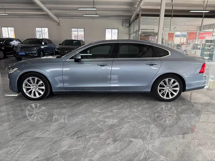 Volvo S90