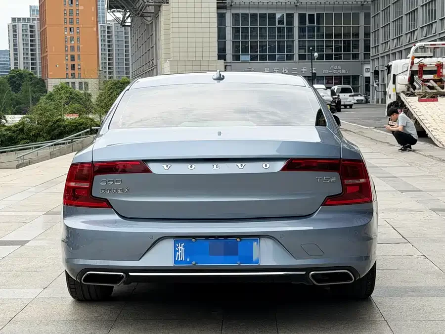 Volvo S90