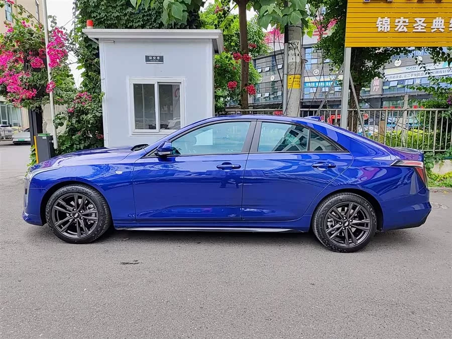Cadillac CT4