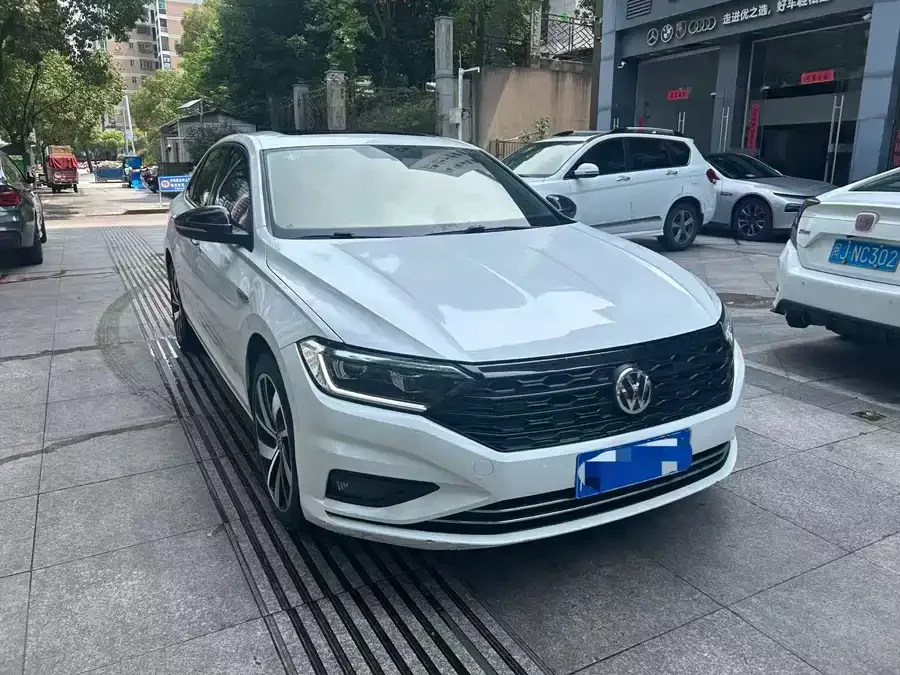 Volkswagen Sagitar