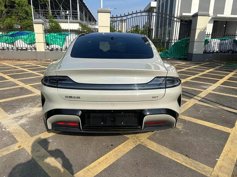 Xiaomi SU7