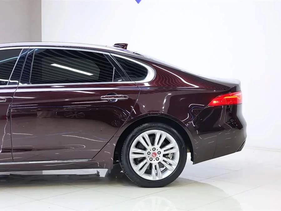 Jaguar XFL