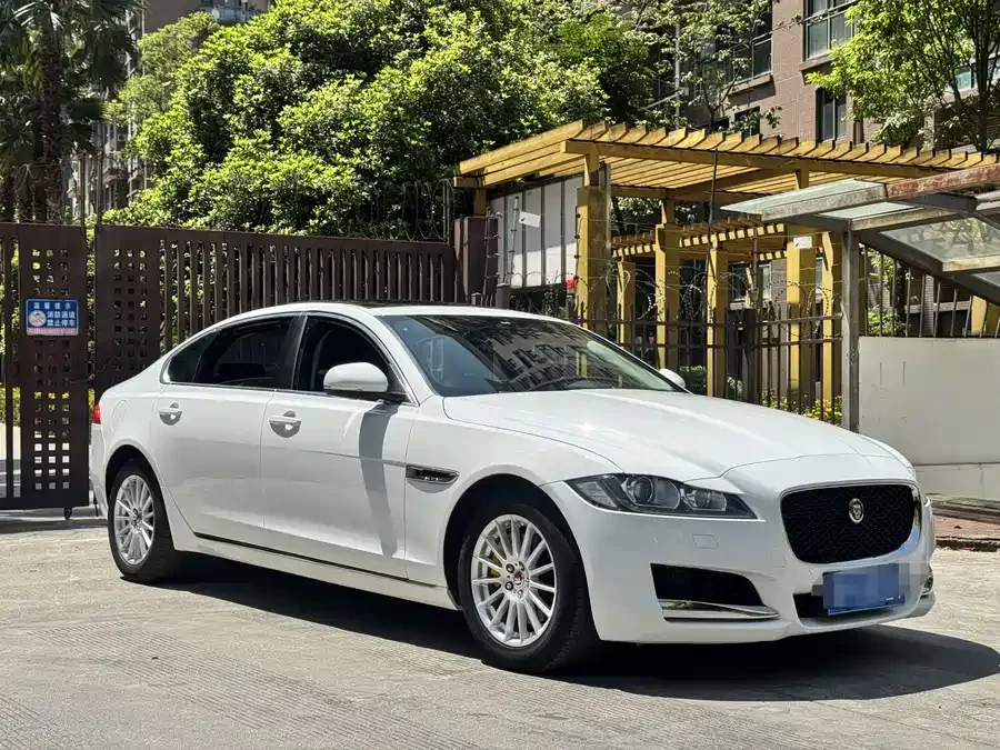 Jaguar XFL
