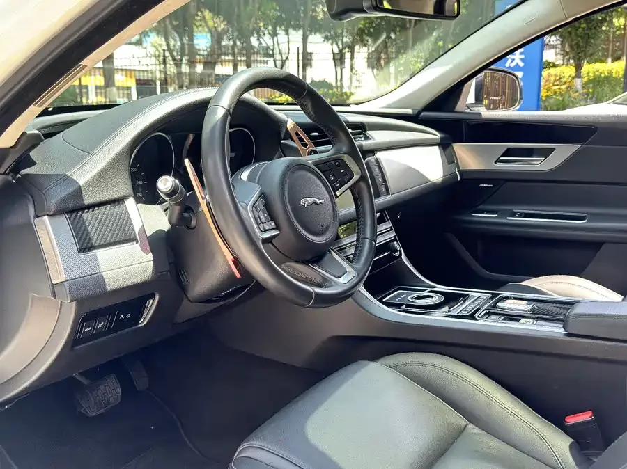 Jaguar XFL